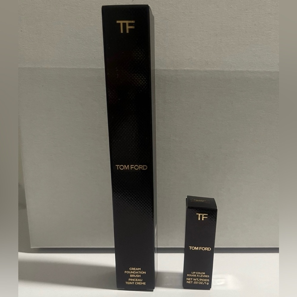 Tom Ford Foundation Brush & mini lipstick